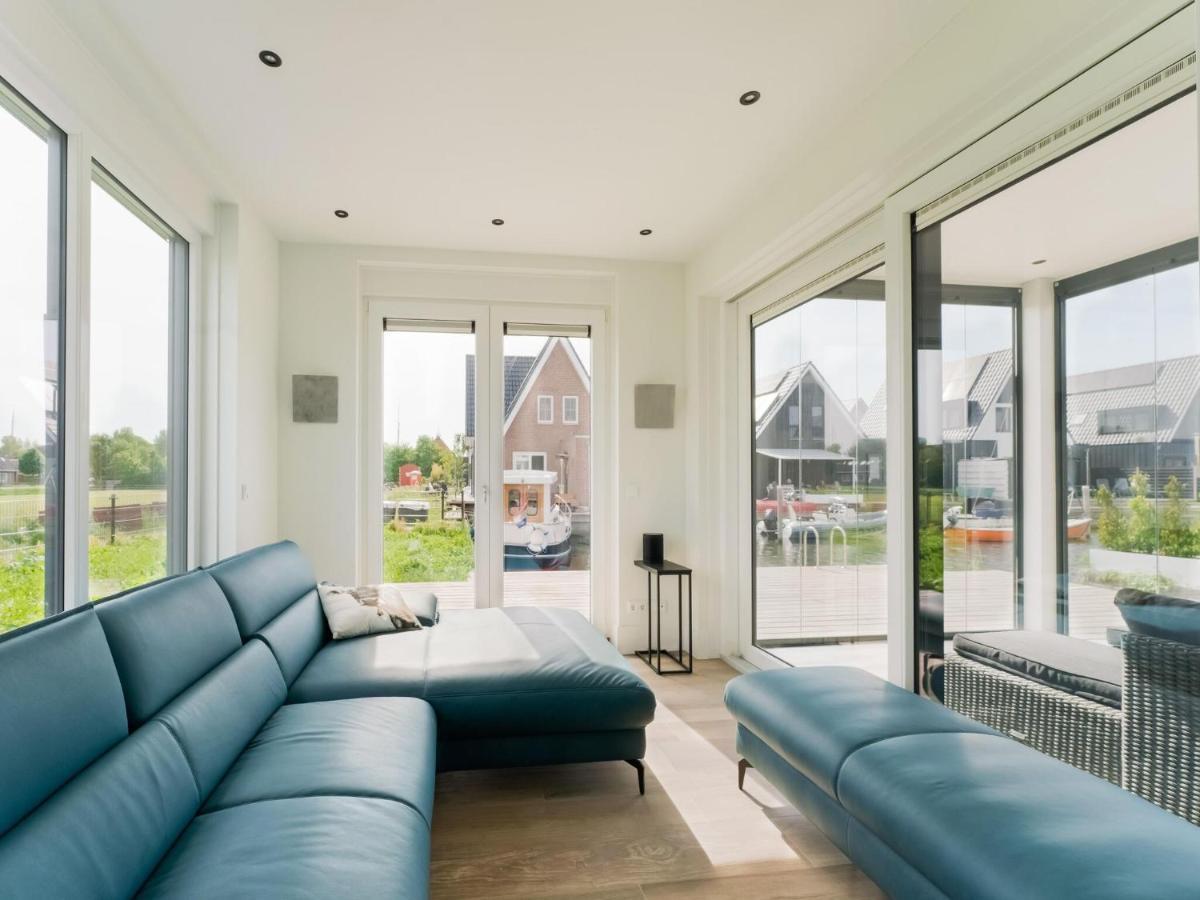Peaceful Villa On The Water In Stavoren Eksteriør bilde