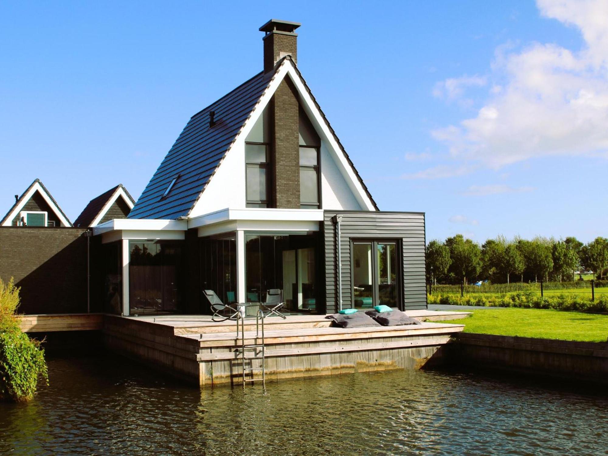 Peaceful Villa On The Water In Stavoren Eksteriør bilde